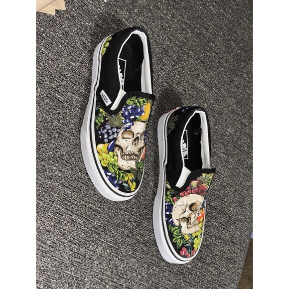 Vans Classic Slip-On Fruit Skull Black/White Women’s Size 5.5 Men’s Size 4 NWOT - Picture 3 of 11